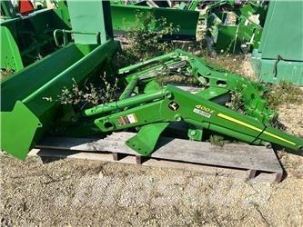 John Deere 400E Traktorok