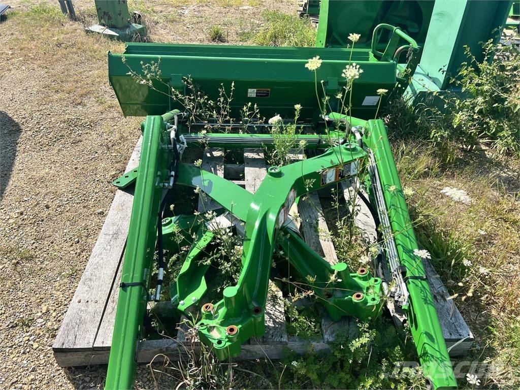 John Deere 400E Traktorok
