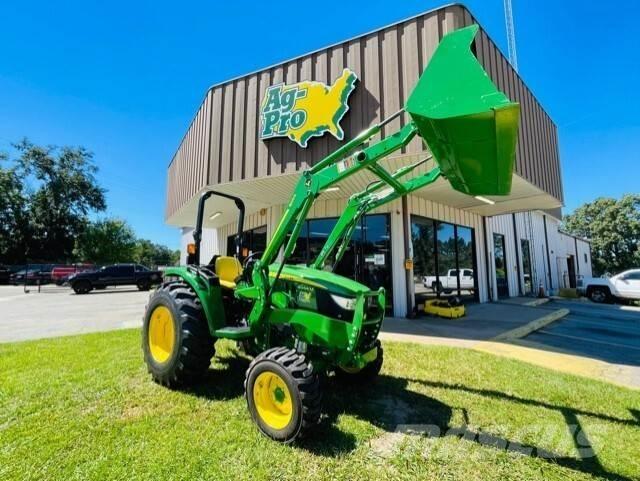 John Deere 4044M Traktorok
