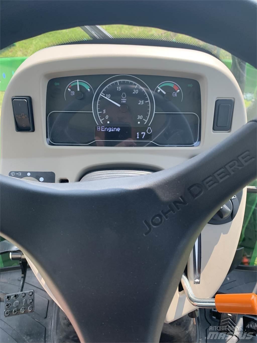 John Deere 4044R Traktorok