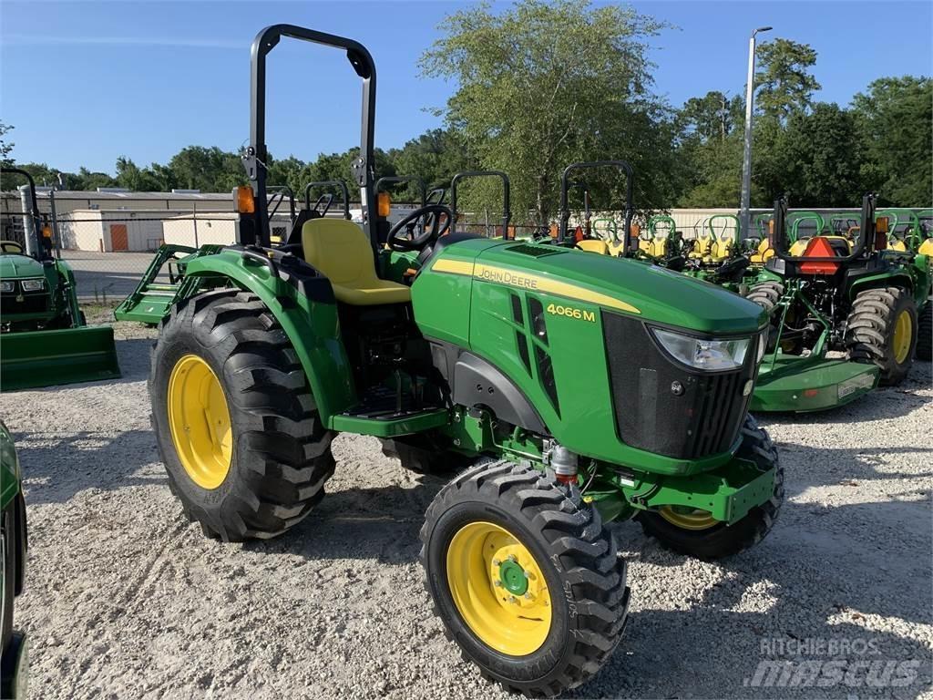 John Deere 4066M Traktorok