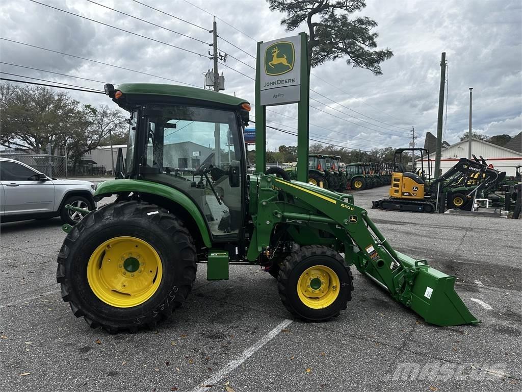 John Deere 4066R Traktorok