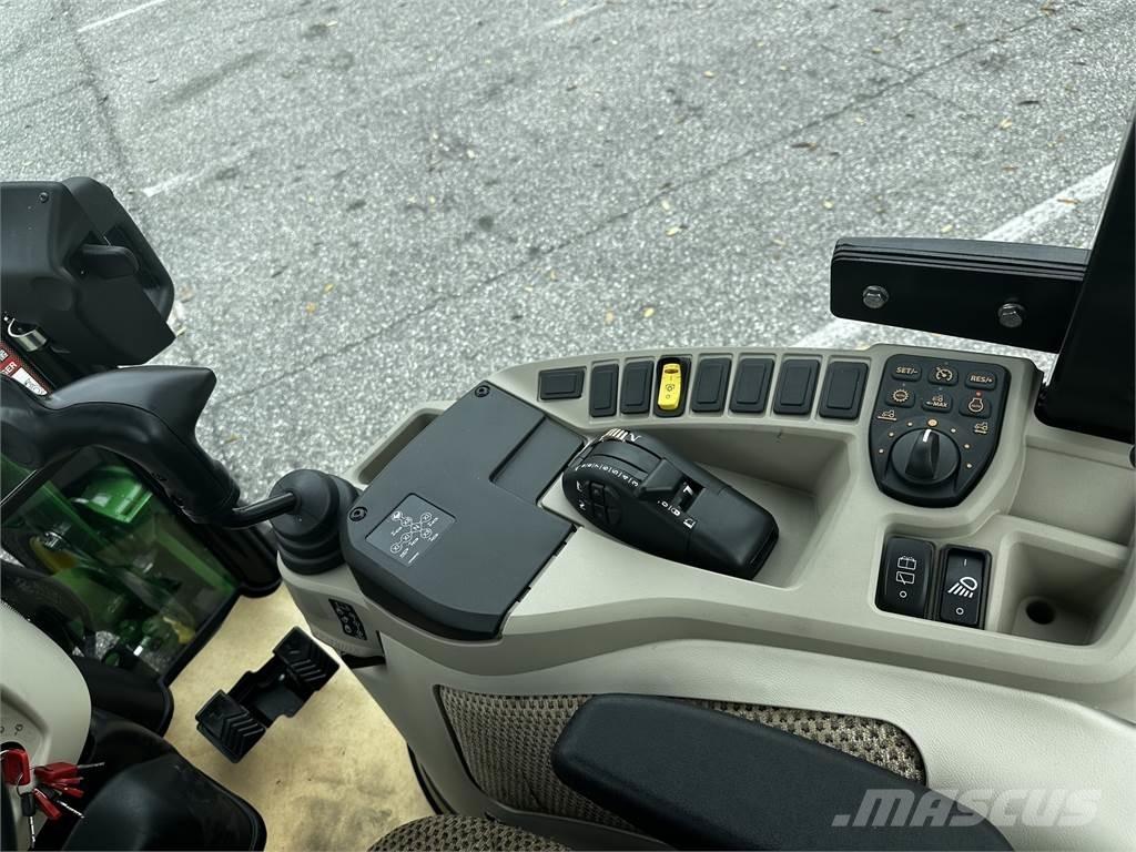 John Deere 4066R Traktorok