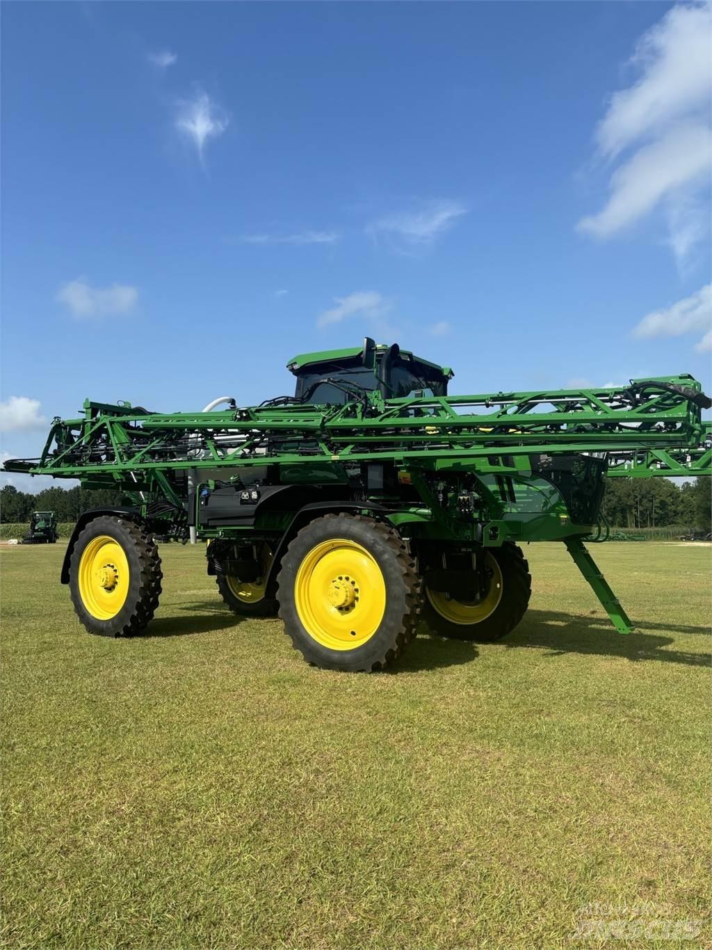 John Deere 410R Vontatott trágyaszórók