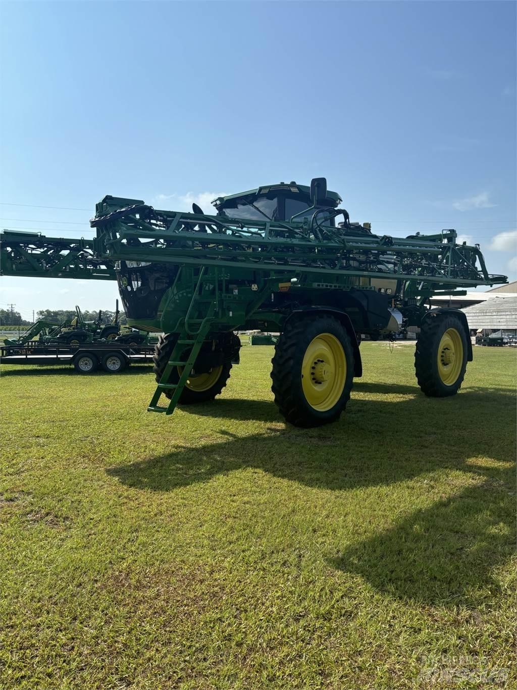 John Deere 410R Vontatott trágyaszórók