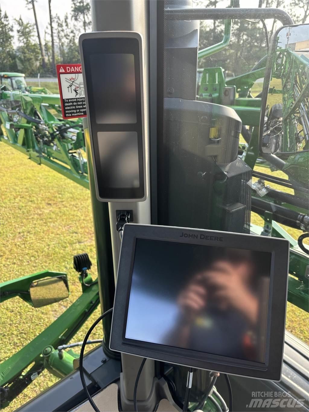 John Deere 410R Vontatott trágyaszórók