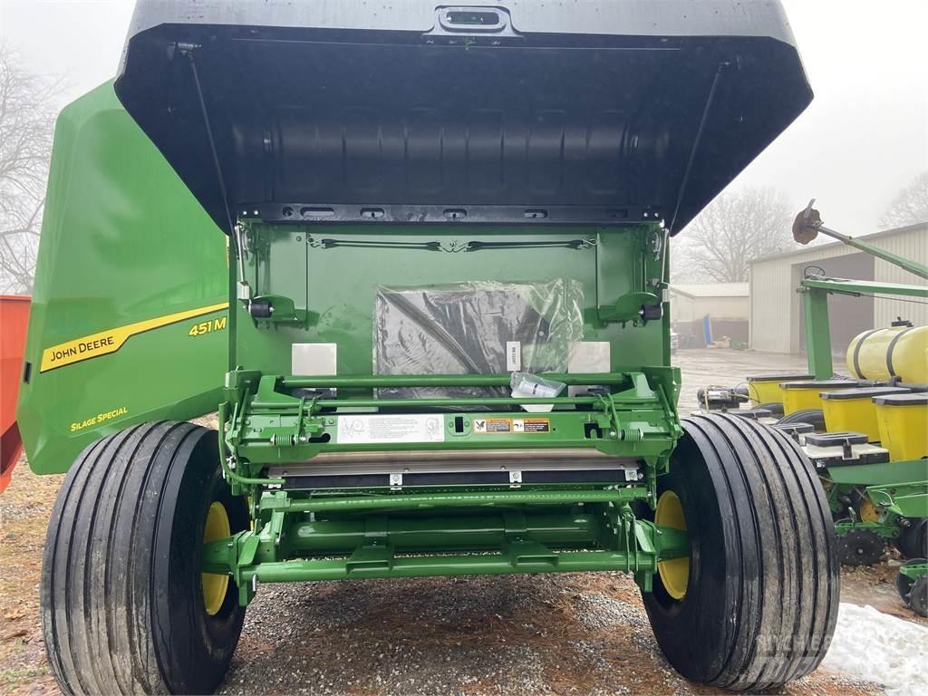 John Deere 451M Körbálázók