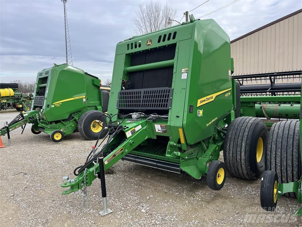 John Deere 451M Körbálázók