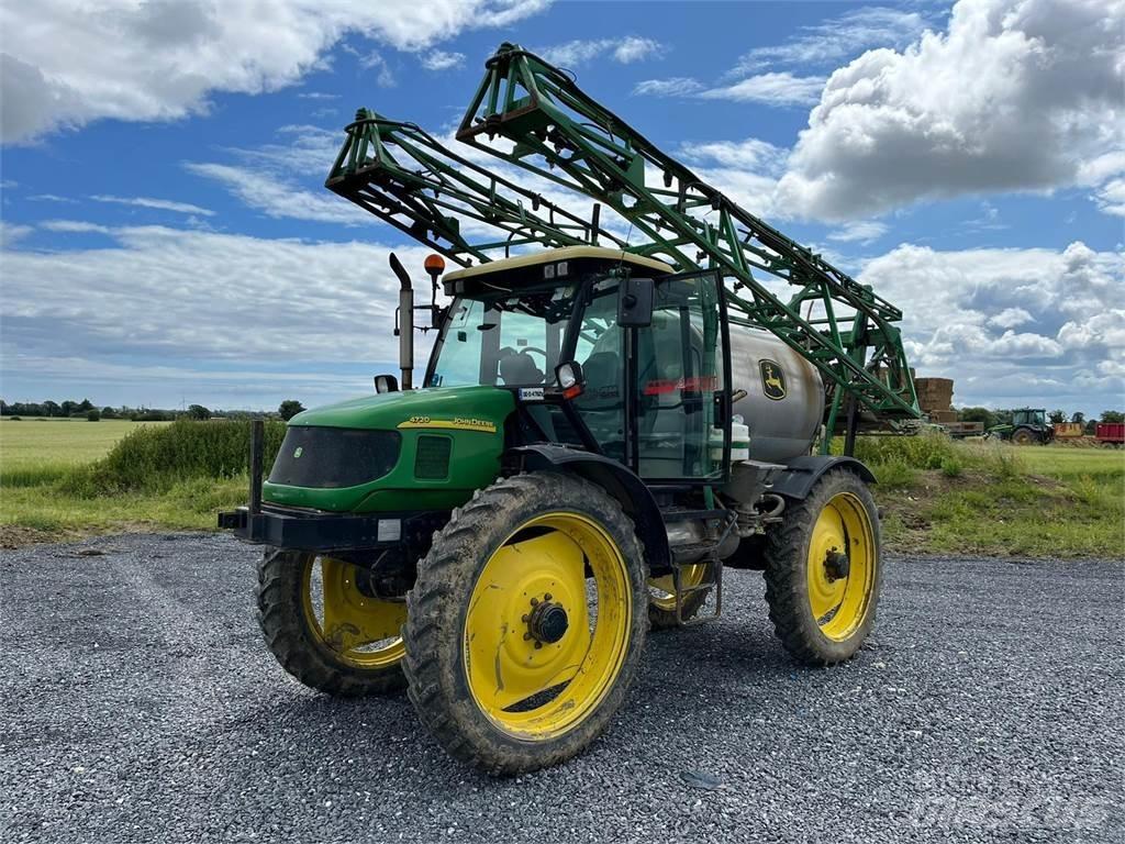 John Deere 4720 Vontatott trágyaszórók