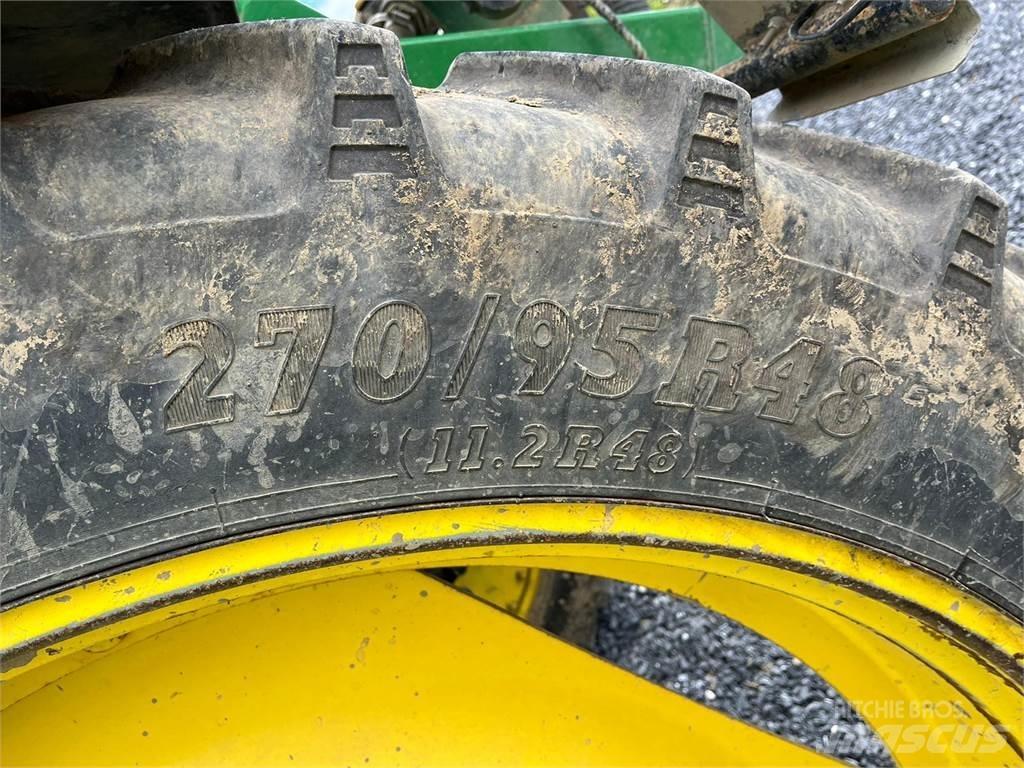 John Deere 4720 Vontatott trágyaszórók