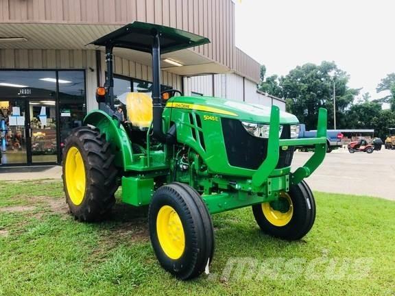 John Deere 5045E Traktorok