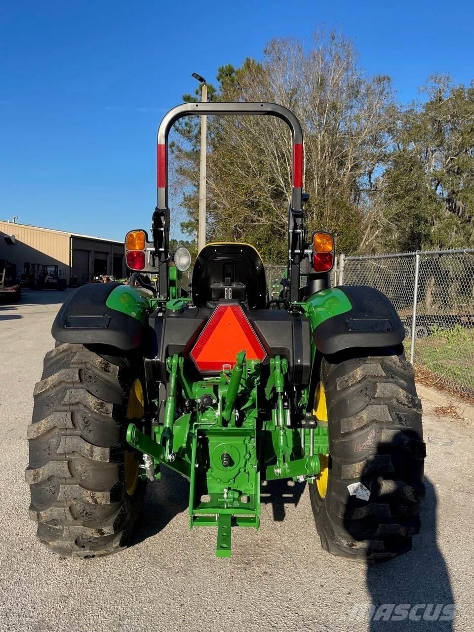 John Deere 5045E Traktorok