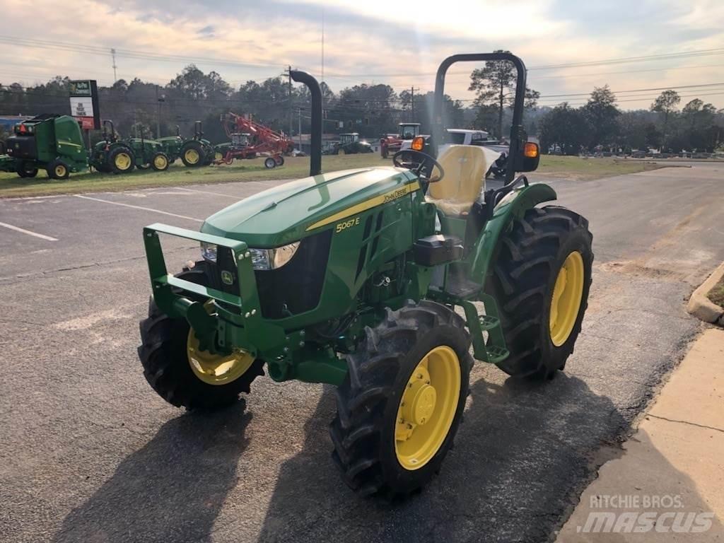 John Deere 5067E Traktorok