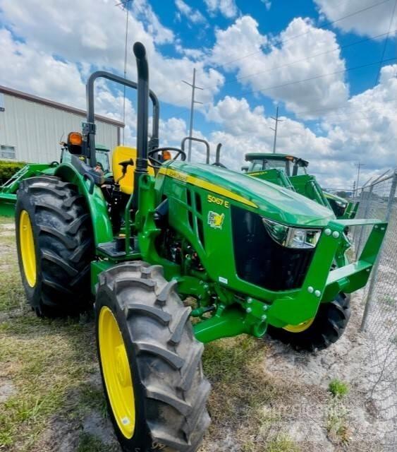John Deere 5067E Traktorok