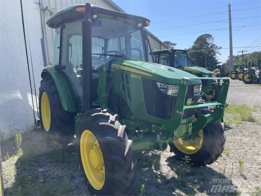 John Deere 5067E Traktorok