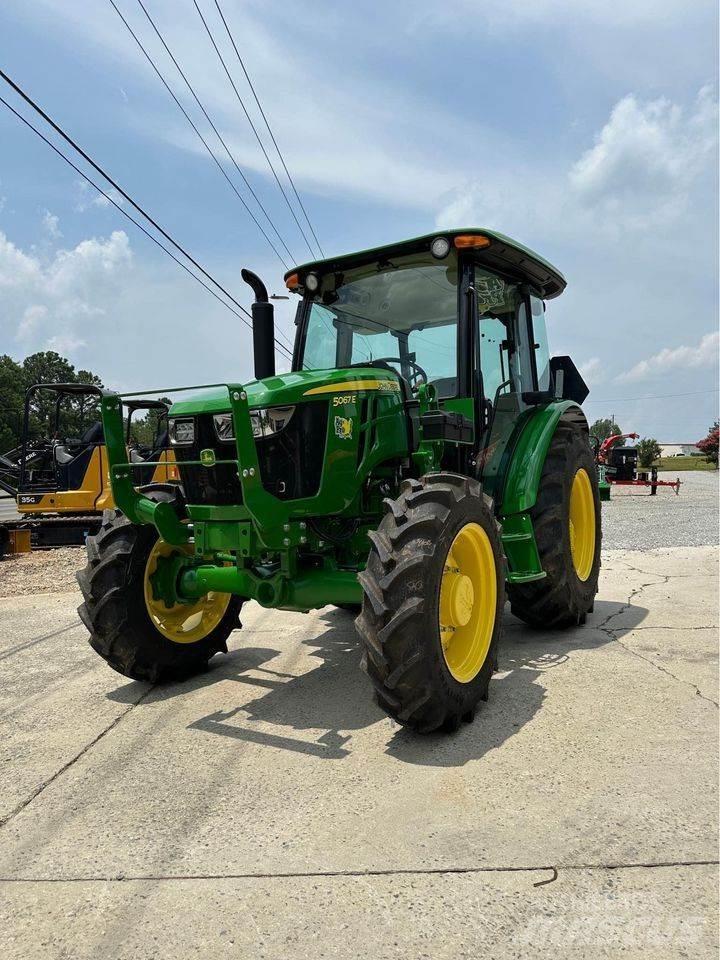 John Deere 5067E Traktorok