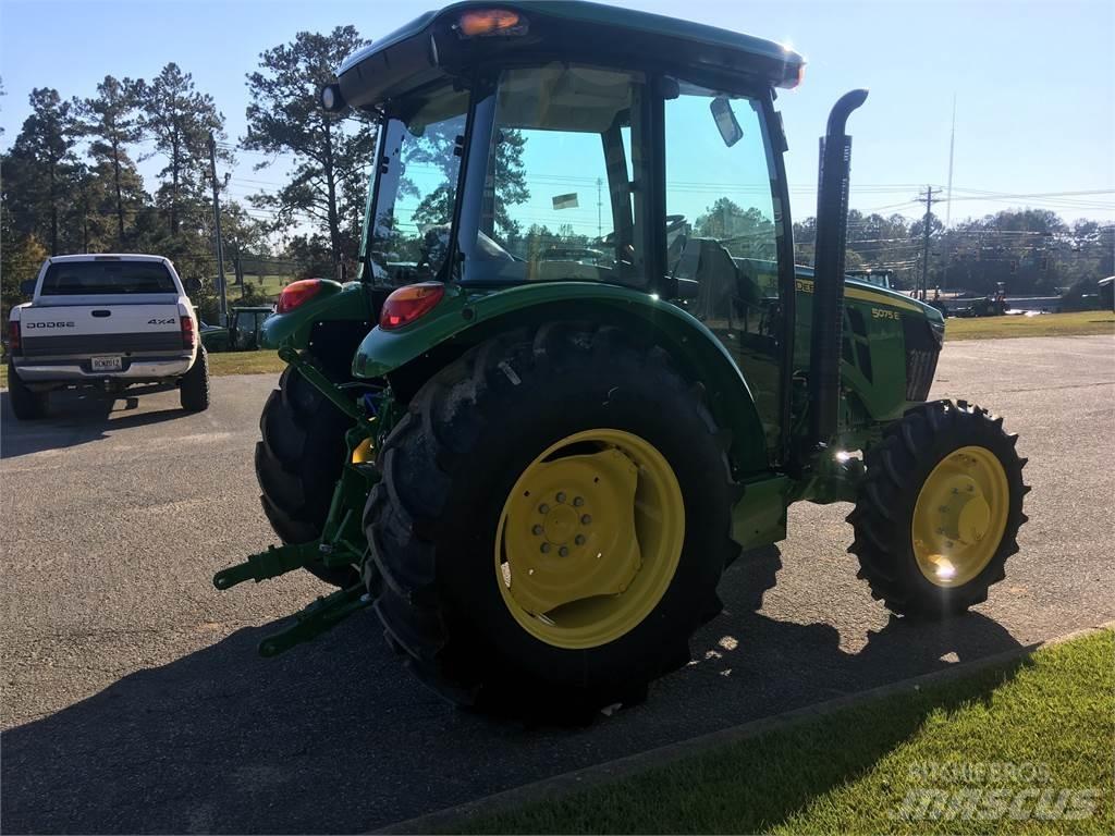 John Deere 5075E Traktorok