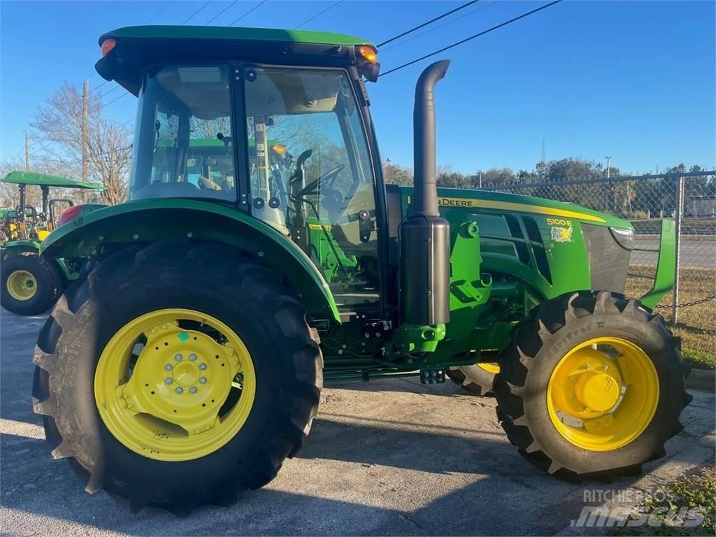 John Deere 5075E Traktorok