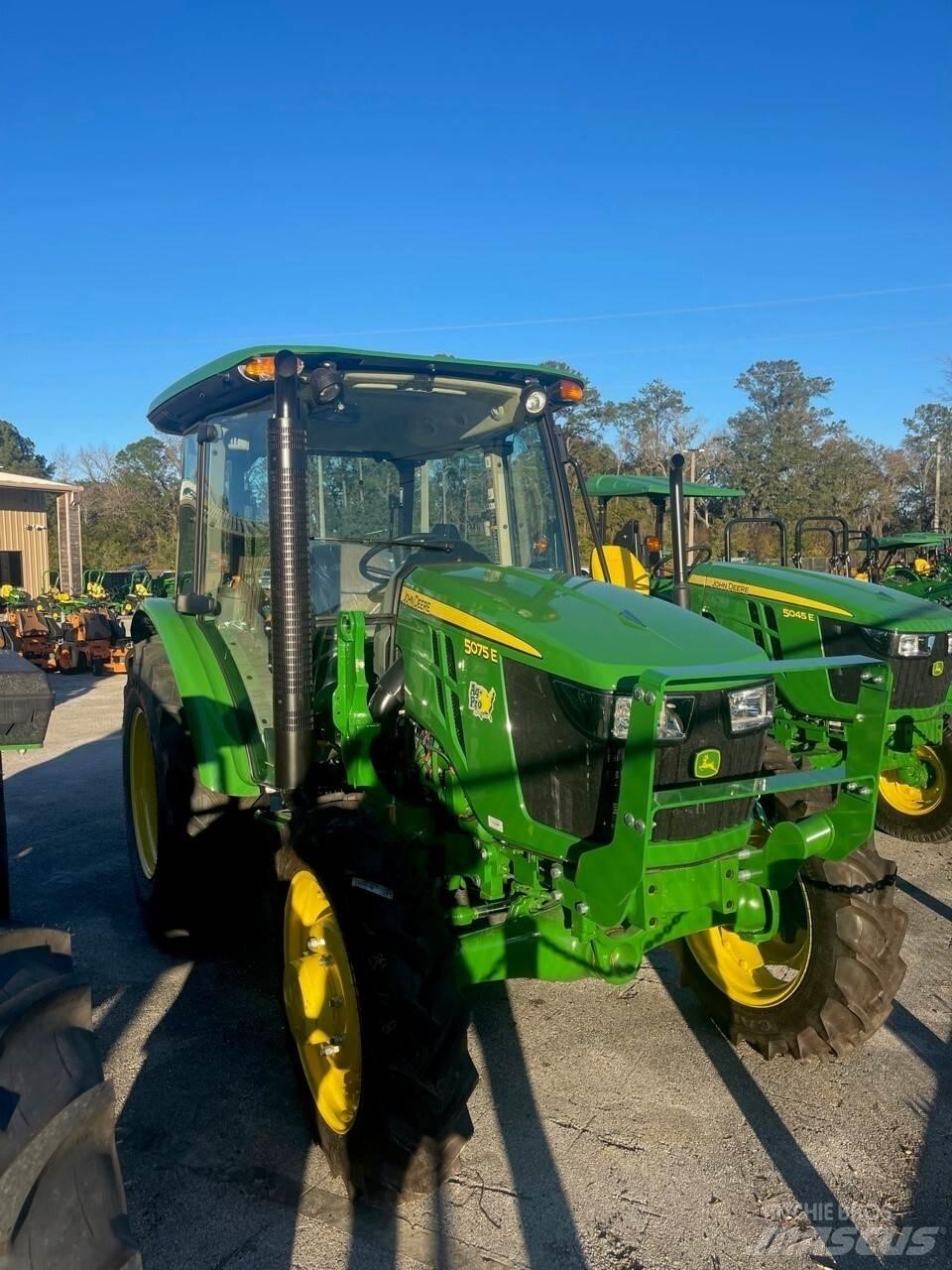 John Deere 5075E Traktorok