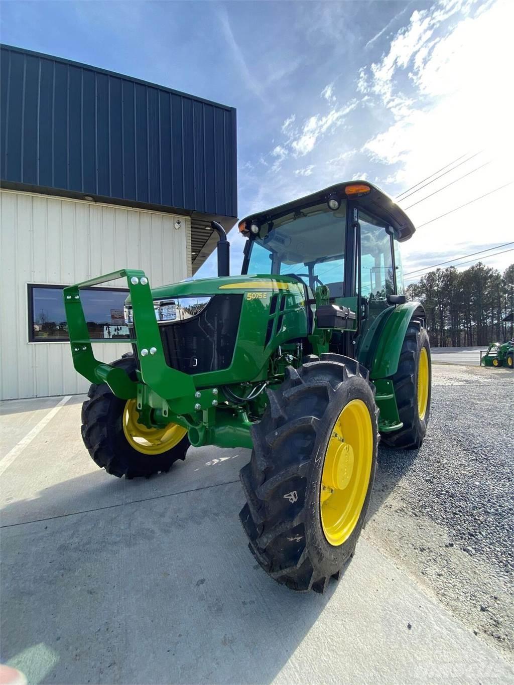 John Deere 5075E Traktorok
