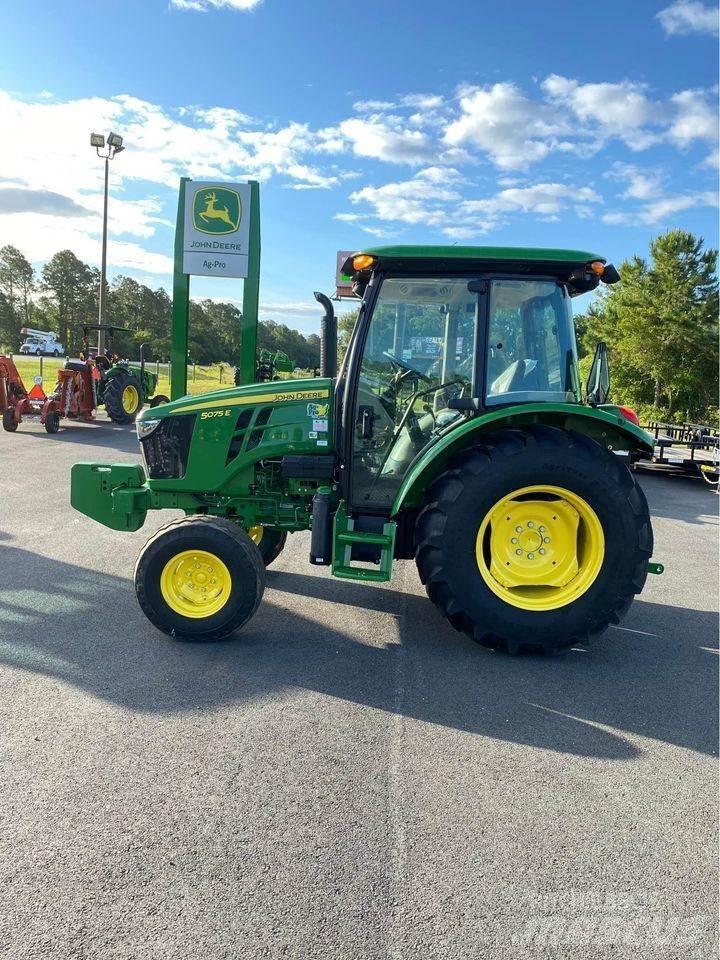 John Deere 5075E Traktorok