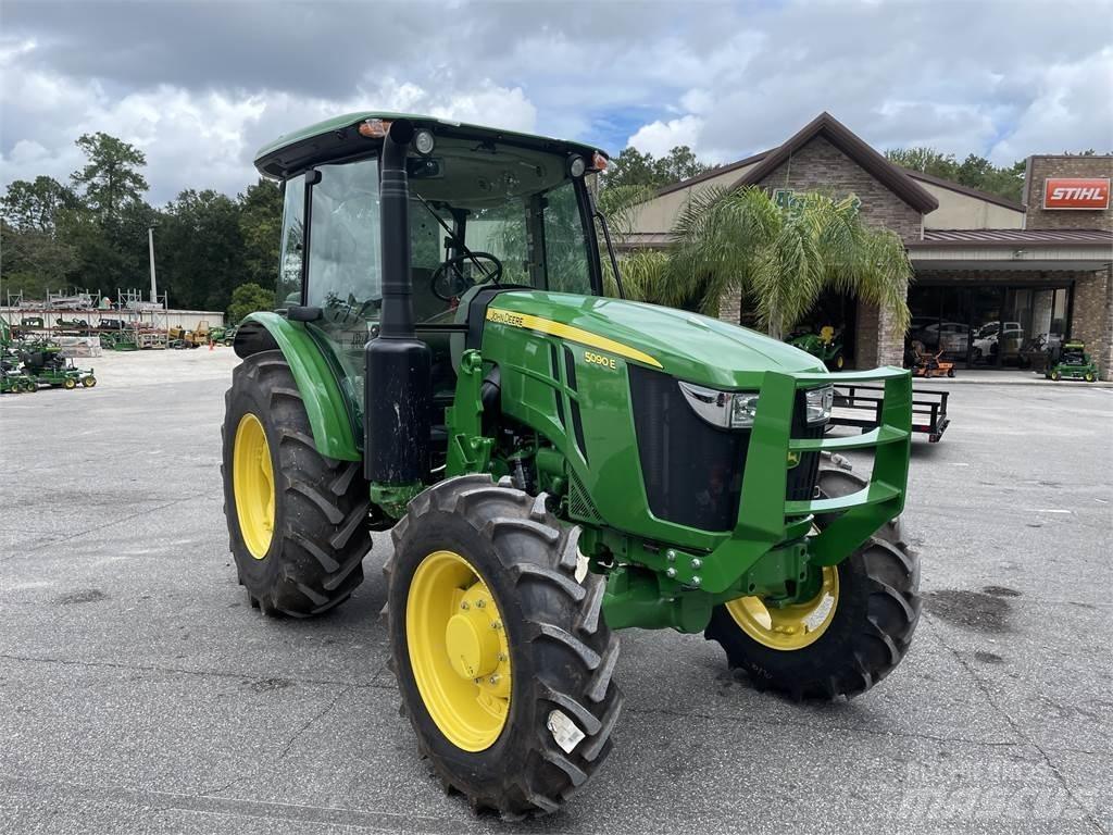 John Deere 5090E Traktorok