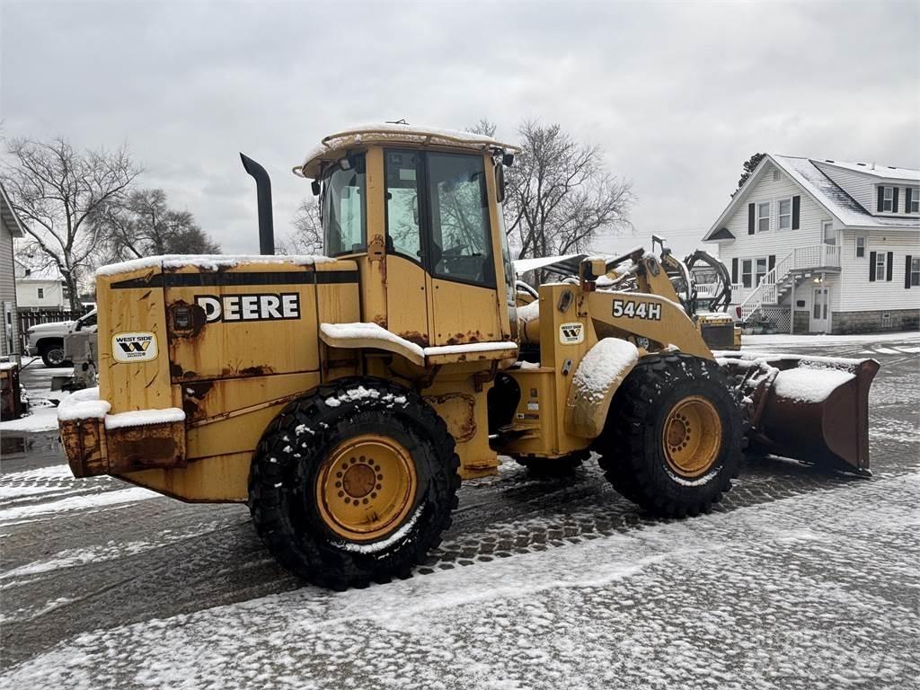 John Deere 544H Gumikerekes homlokrakodók