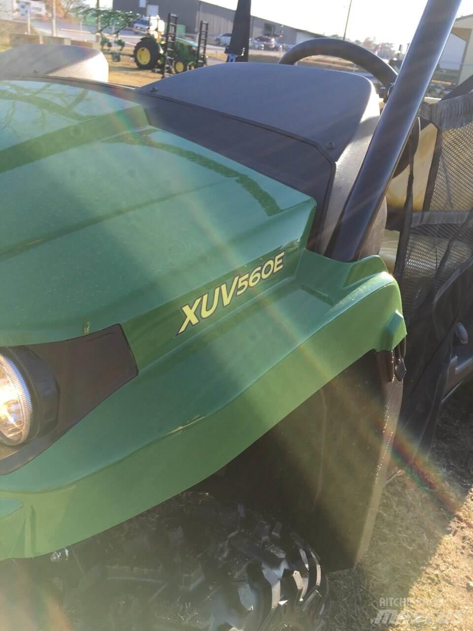 John Deere 560E Haszongépek