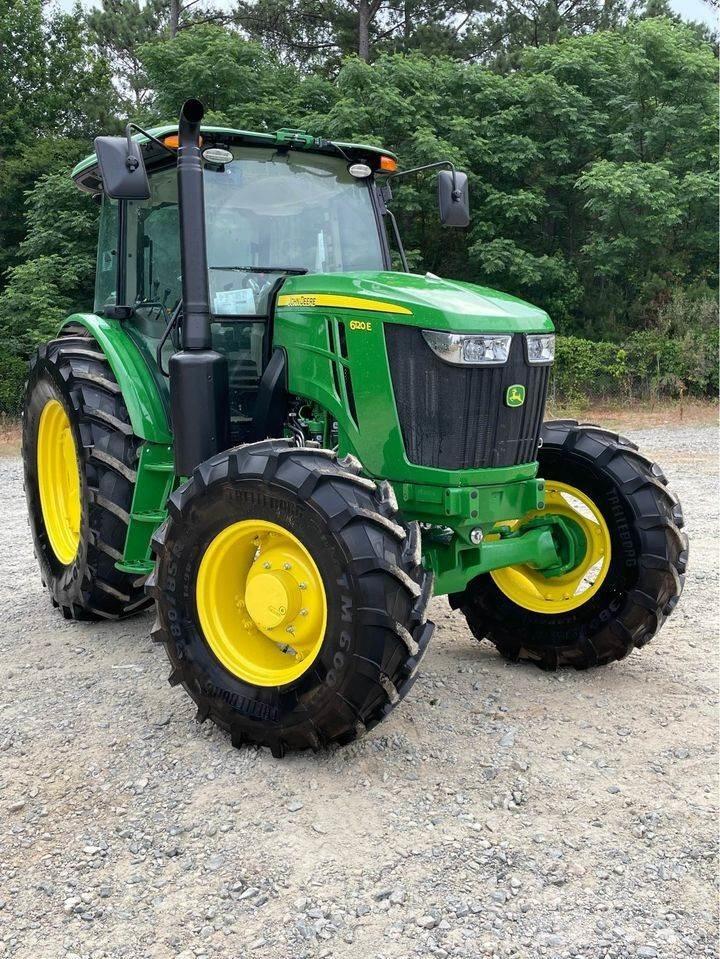 John Deere 6120E Traktorok