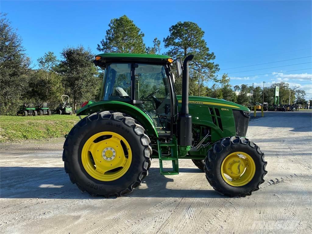 John Deere 6135E Traktorok