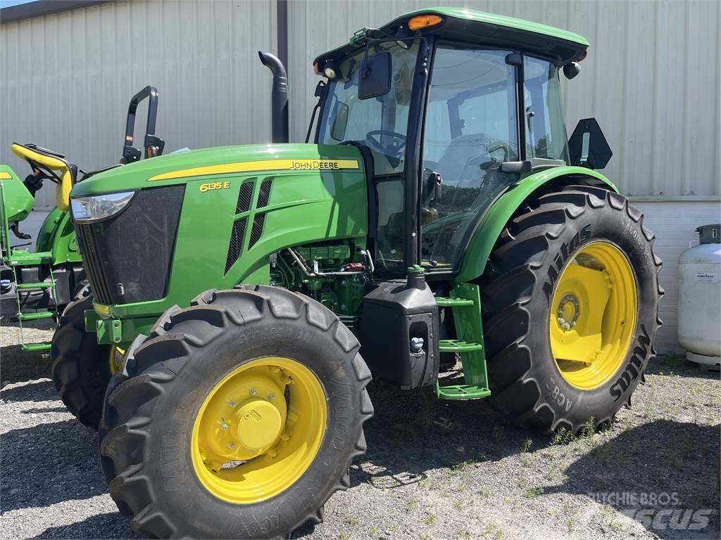 John Deere 6135E Traktorok
