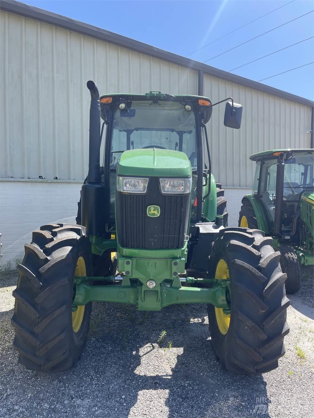 John Deere 6135E Traktorok