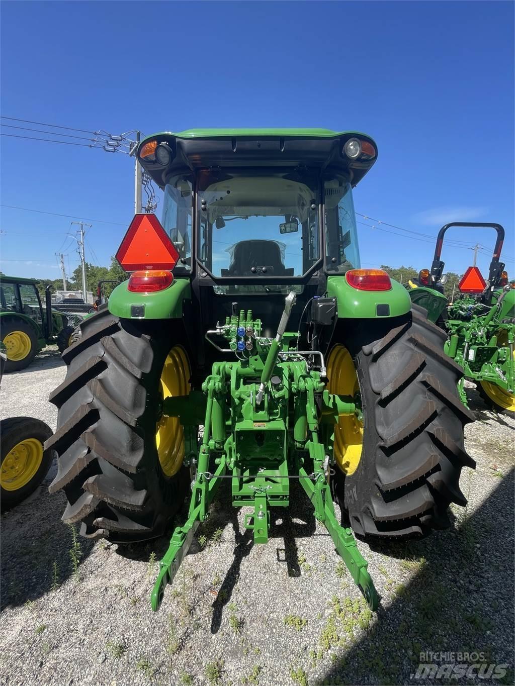 John Deere 6135E Traktorok