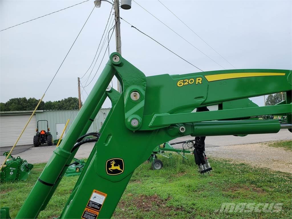 John Deere 620R Traktorok