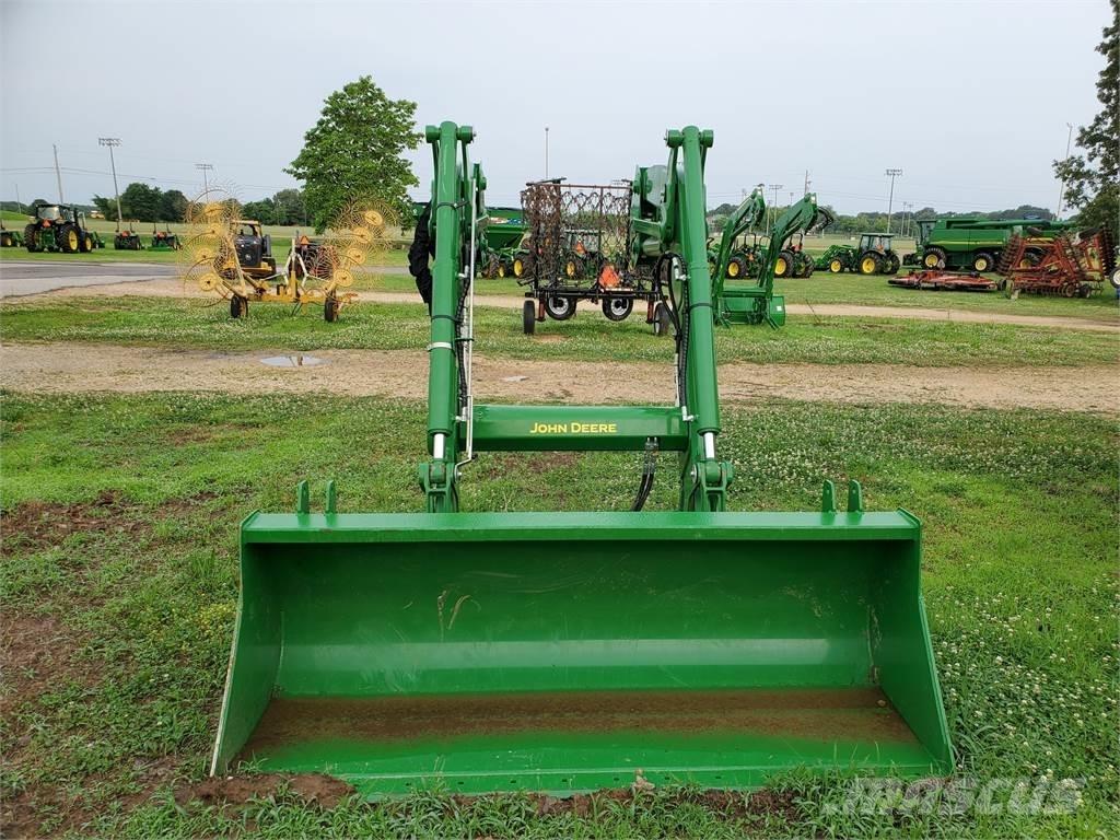 John Deere 620R Traktorok