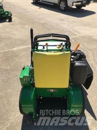 John Deere 636M Ráülős fűnyírók