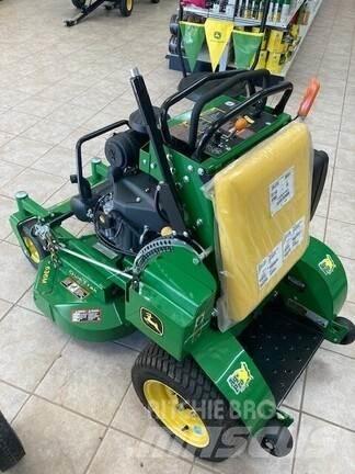 John Deere 636M Ráülős fűnyírók