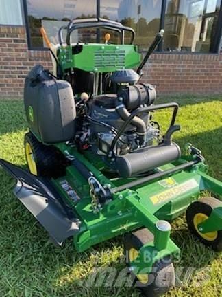 John Deere 636M Ráülős fűnyírók