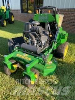 John Deere 636M Ráülős fűnyírók