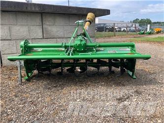John Deere 665 Kardánhajtású ekék és Forgó-boronák