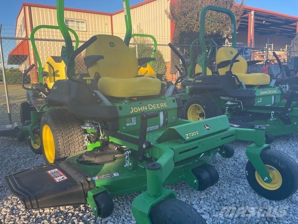John Deere 720E Nulla fordulósugarú fűnyírók