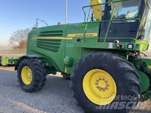 John Deere 7750 Szecskázók