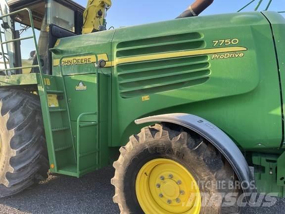 John Deere 7750 Szecskázók