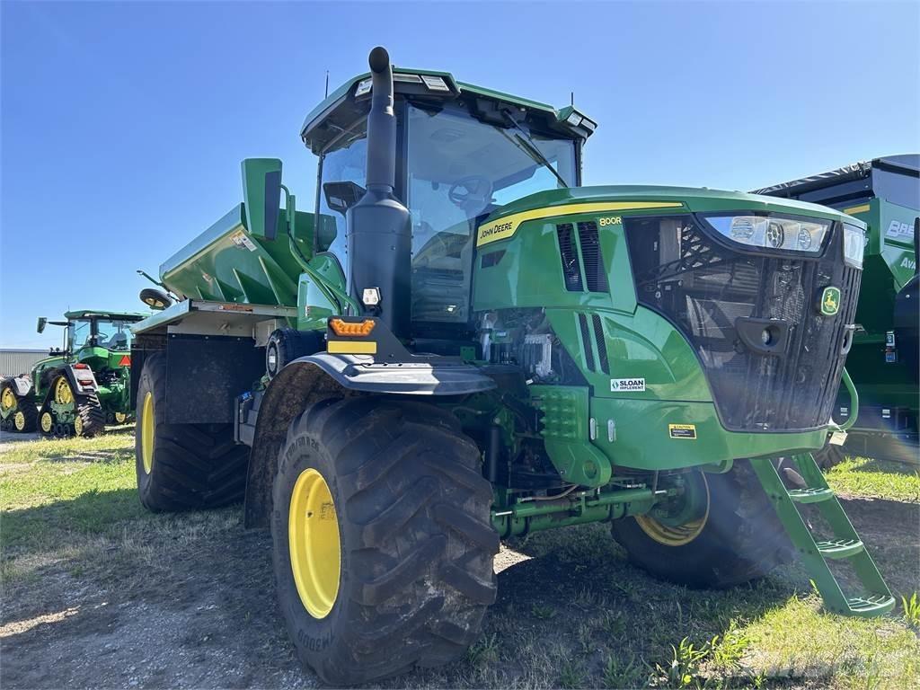 John Deere 800R Vontatott trágyaszórók