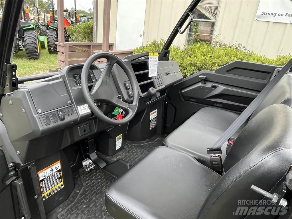 John Deere 835M Haszongépek