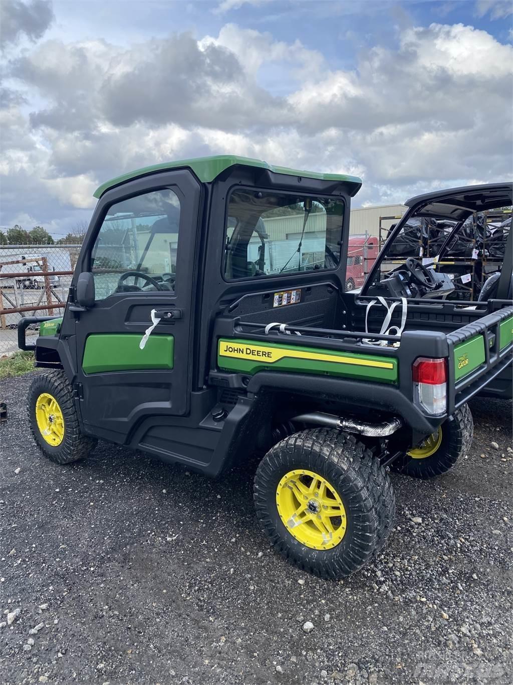 John Deere 835R Haszongépek
