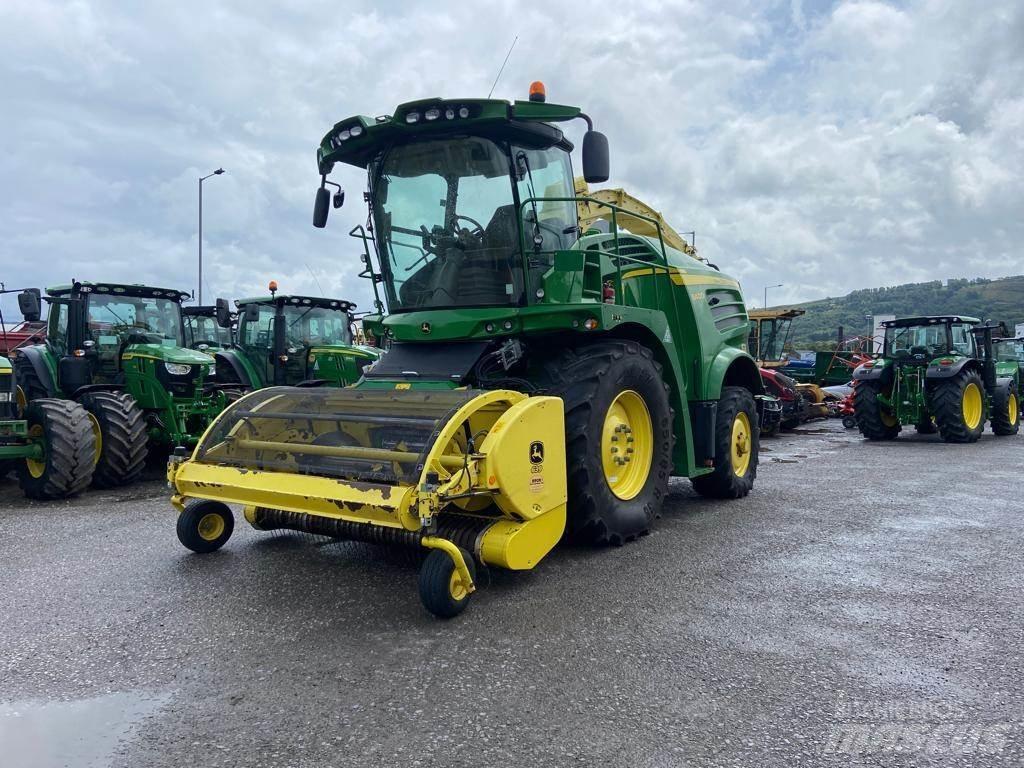 John Deere 8400i Szecskázók