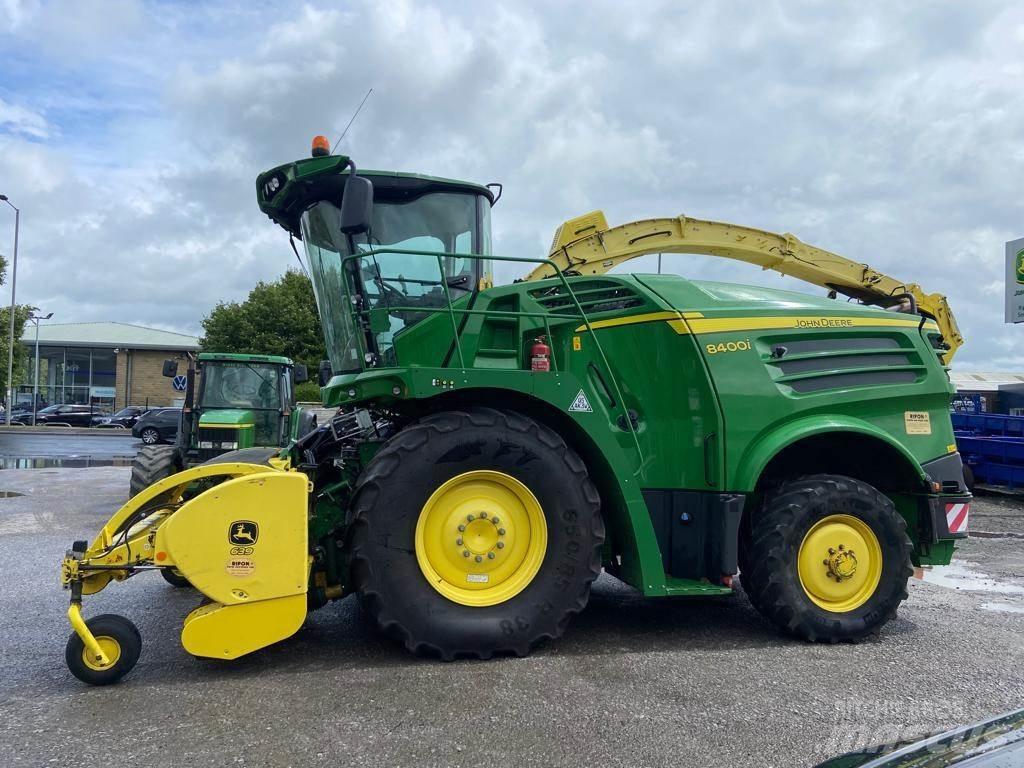 John Deere 8400i Szecskázók