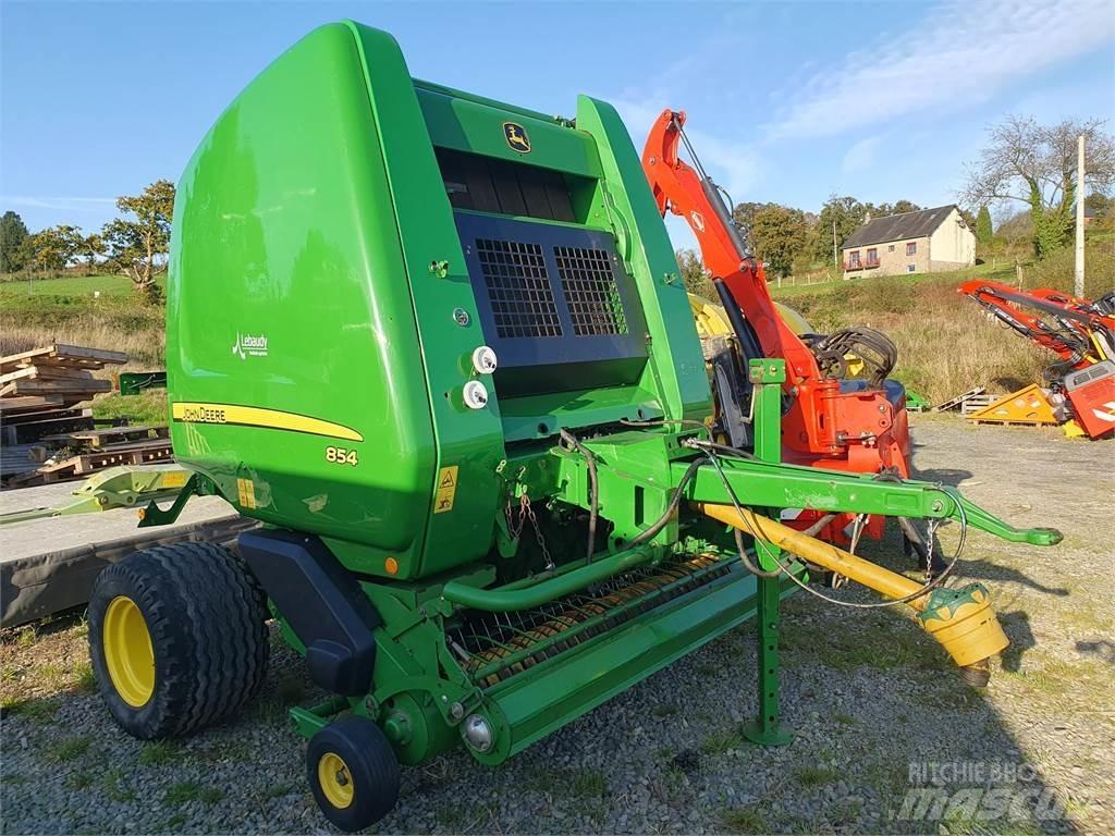 John Deere 854 Körbálázók