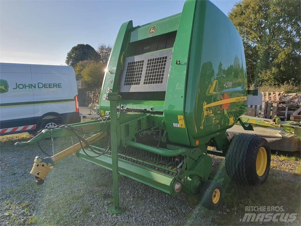 John Deere 854 Körbálázók